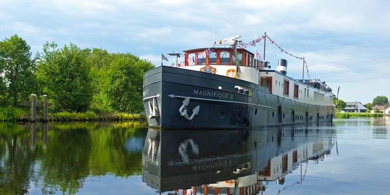 Magnifique II boat