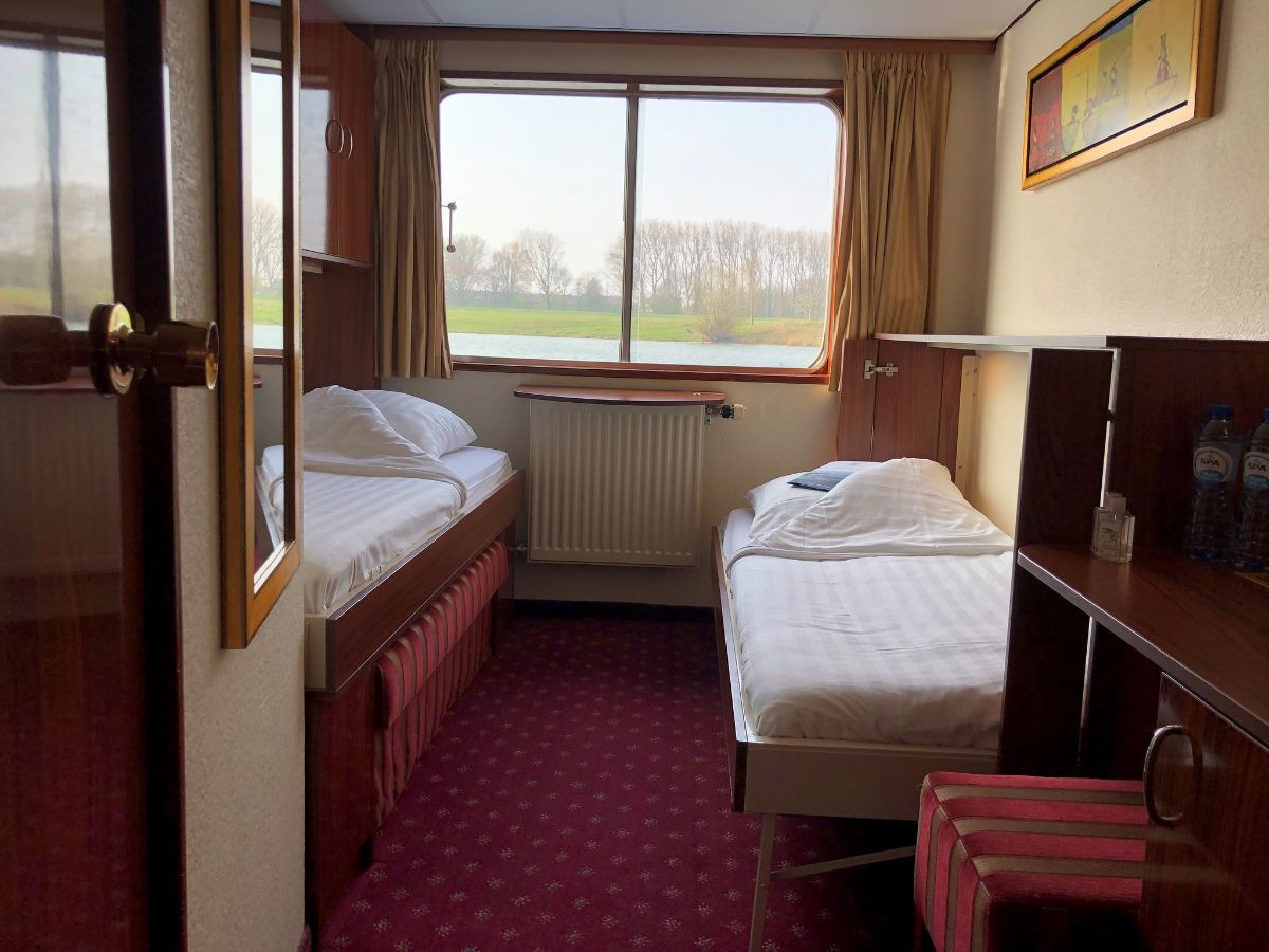 The Poseidon - Twin Cabin The Poseidon - Twin Cabin