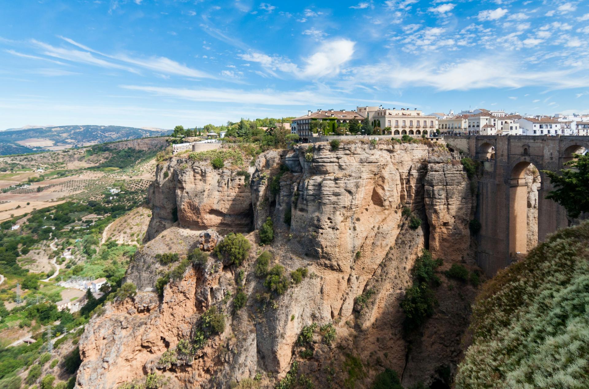 Ronda and the rugged landscape surrounding it © Krzysztof Ronda and the rugged landscape surrounding it © Krzysztof