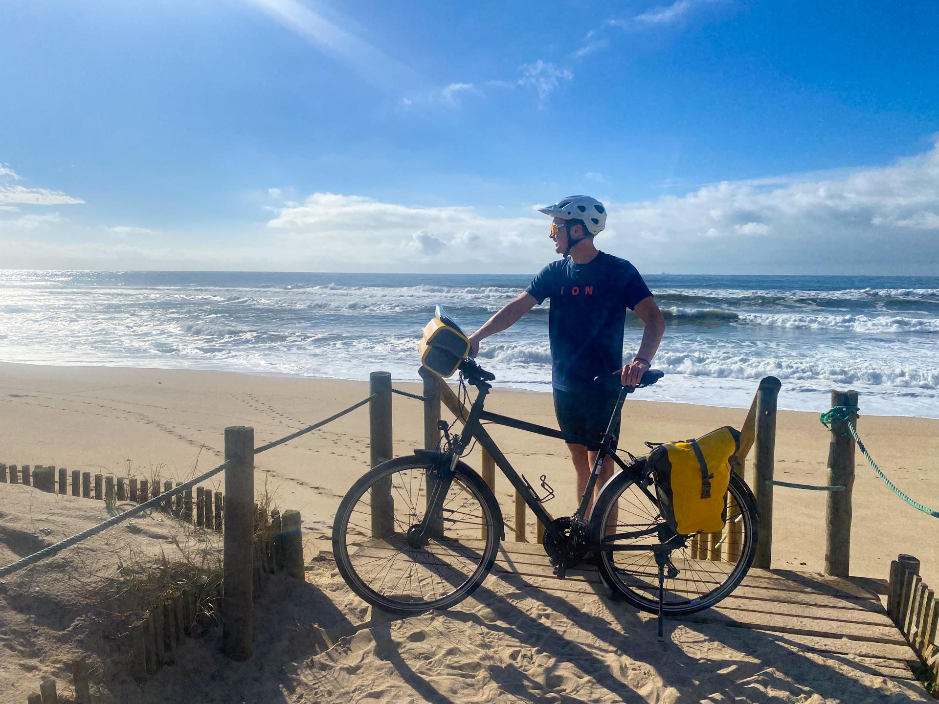 Sales Consultant Evan by the Beach in Portugal - Square