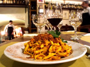 Food and wine blog post - tagliatelle al ragu © comune di bologna pasta