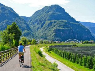 it011 - Cycling Adige path ©ruudslagmolen.nl