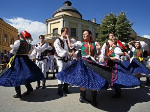 AU022- Danube 6 countries - MS Theodor Korner- serbia_sremski_karlovci_folk.jpg
