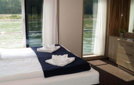 Upper Deck Suite Upper Deck Suite