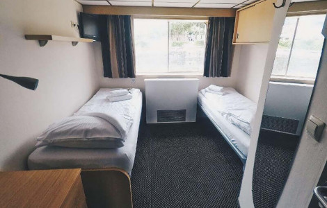 Upper Deck Twin Cabin Upper Deck Twin Cabin