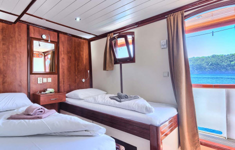 Twin Cabin Above Deck