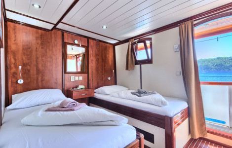 Twin Cabin Above Deck