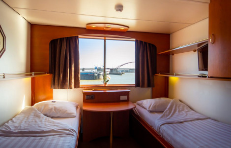 Upper Deck Twin Cabin Upper Deck Twin Cabin