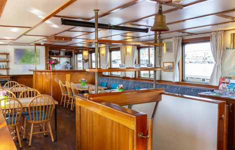 Restaurant & Bar Restaurant & Bar