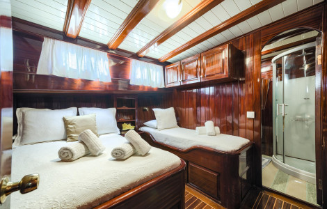 Double Cabin Double Cabin